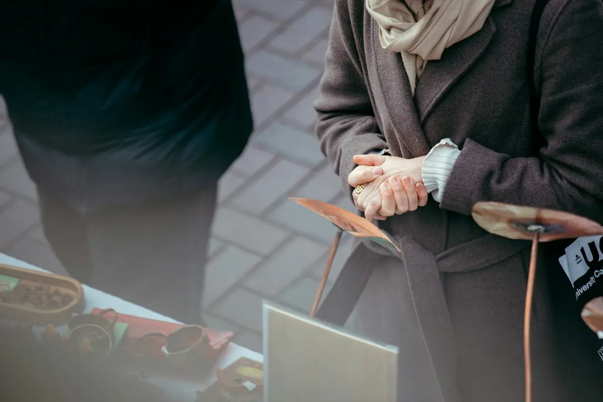 قفازات قماش بيج