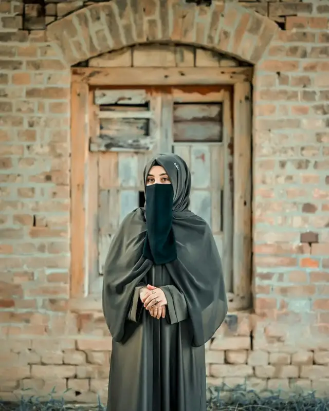 جلباب زيتي مع نقاب