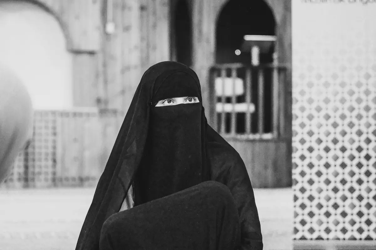 نقاب أسود بثلاث طبقات — صورة 3