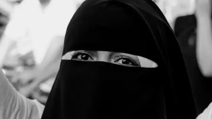 نقاب أسود بثلاث طبقات — صورة 2