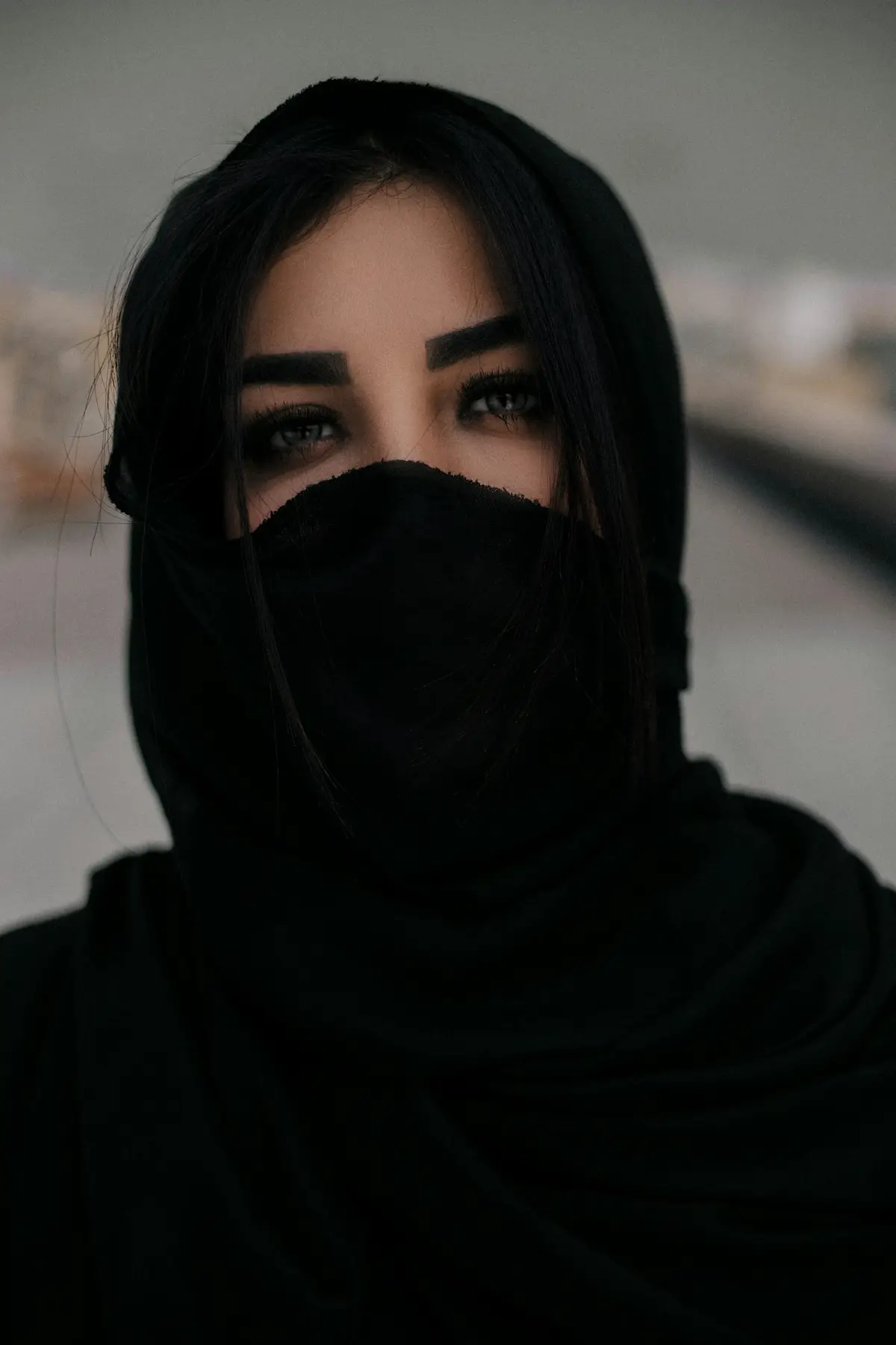 نقاب نصفي بربطة