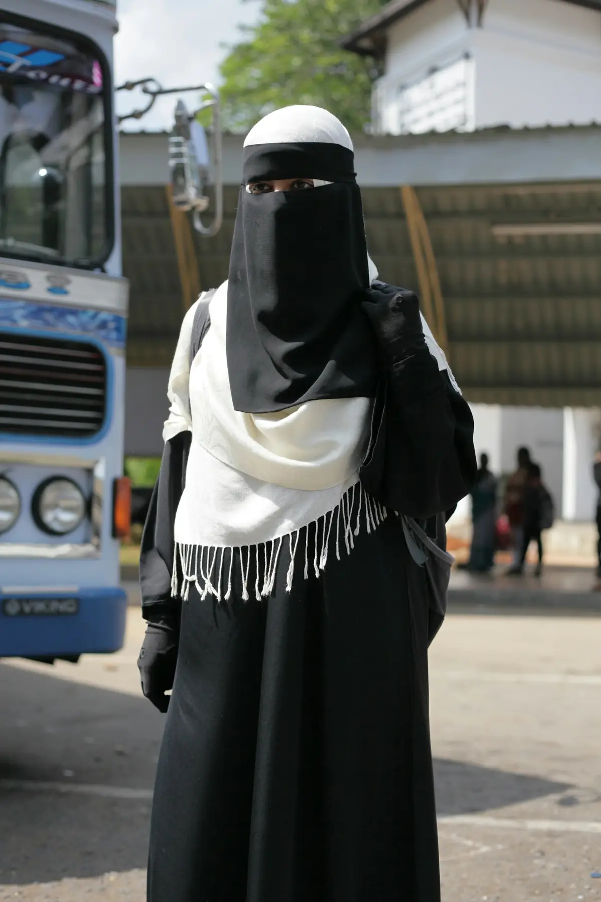 نقاب نصفي بربطة — صورة 3